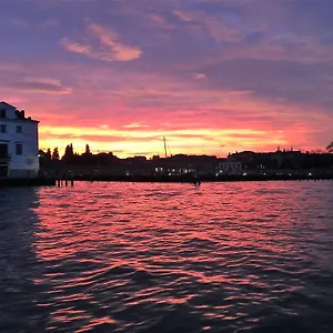 Harry's Canal View Italien