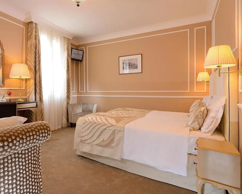 ונציה Hotel Nuovo Teson 3*,